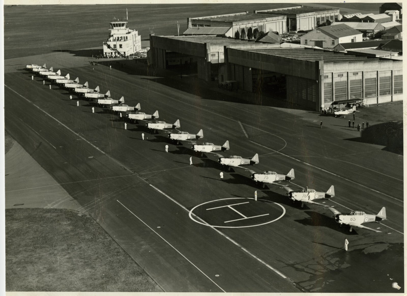 Harvard line-up at Wigram